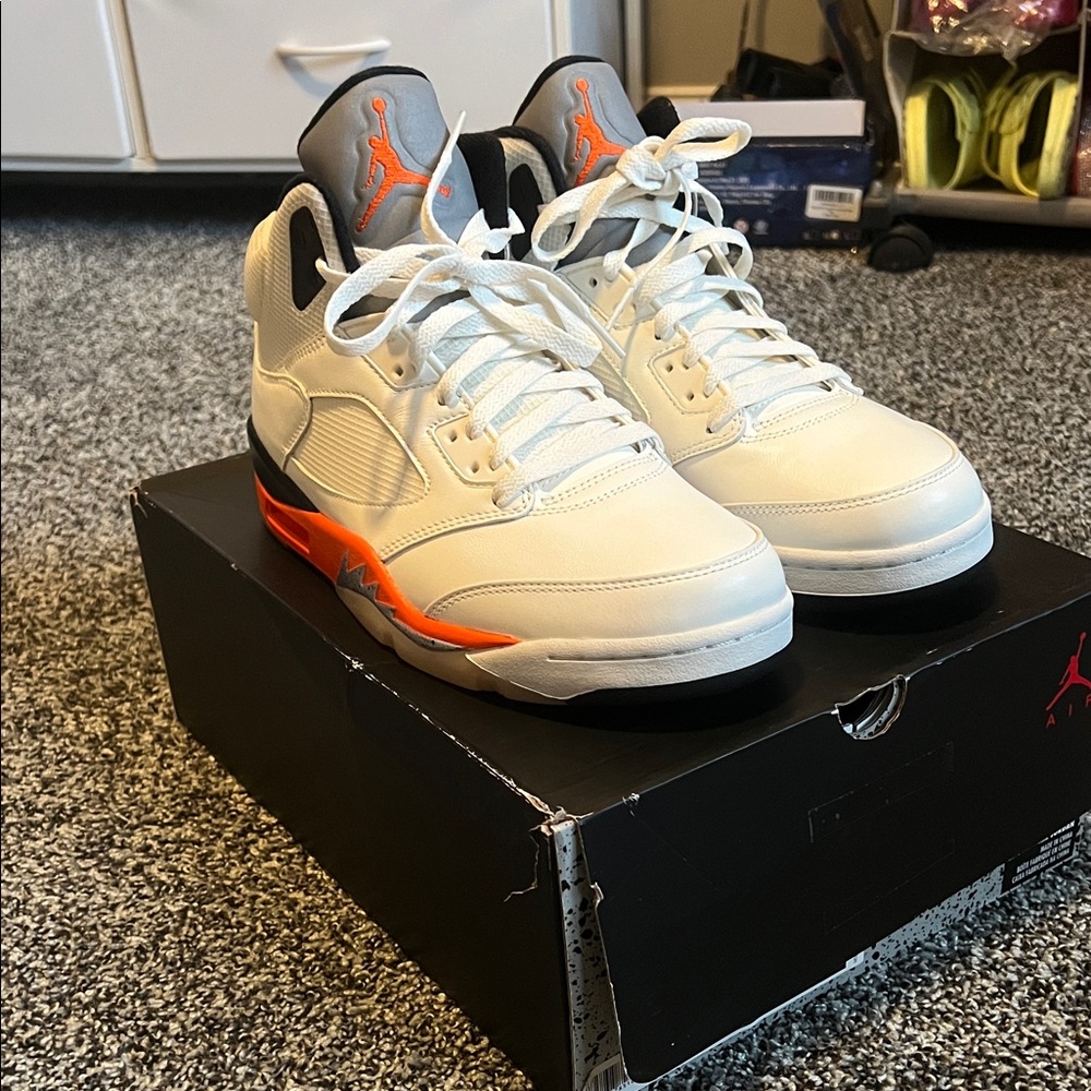 Men’s Jordan 5 Retro Shoes